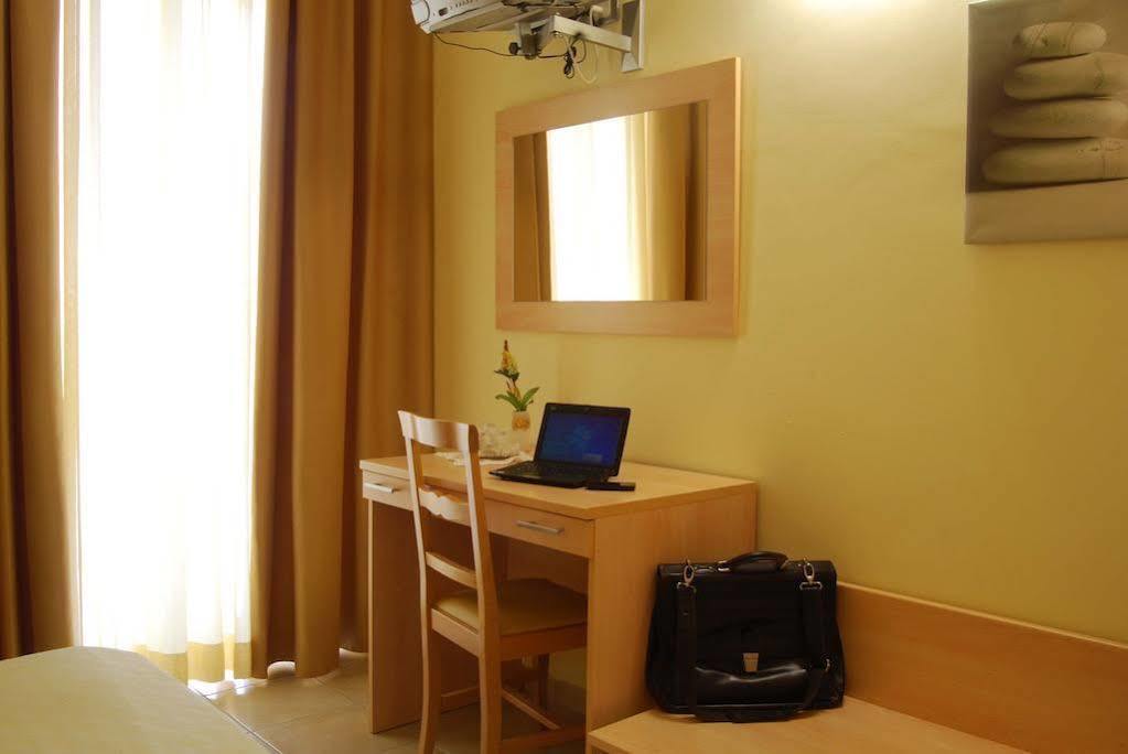 Hotel Caggiari Senigallia Eksteriør billede