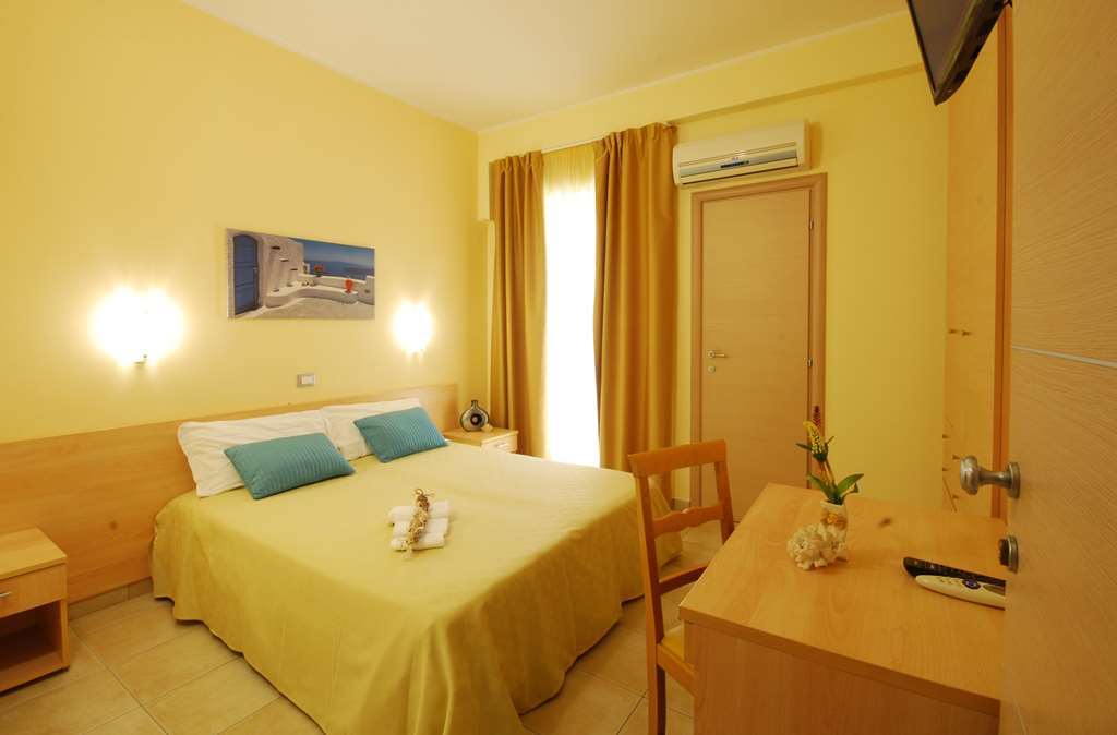 Hotel Caggiari Senigallia Værelse billede